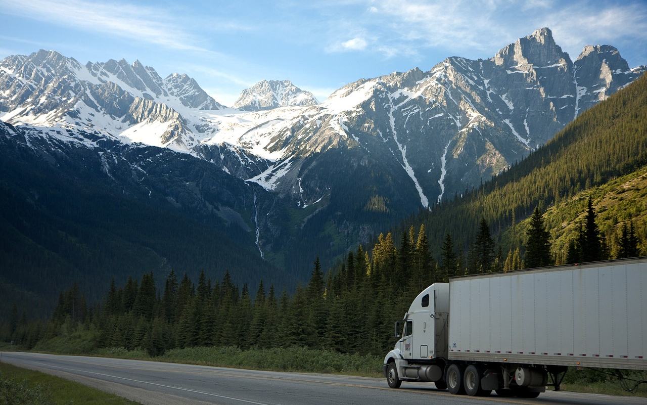 truck-2677373_1280